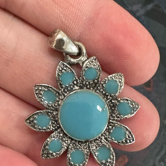 ENAMEL and metal flower pendant GUC - Picture 6 of 7